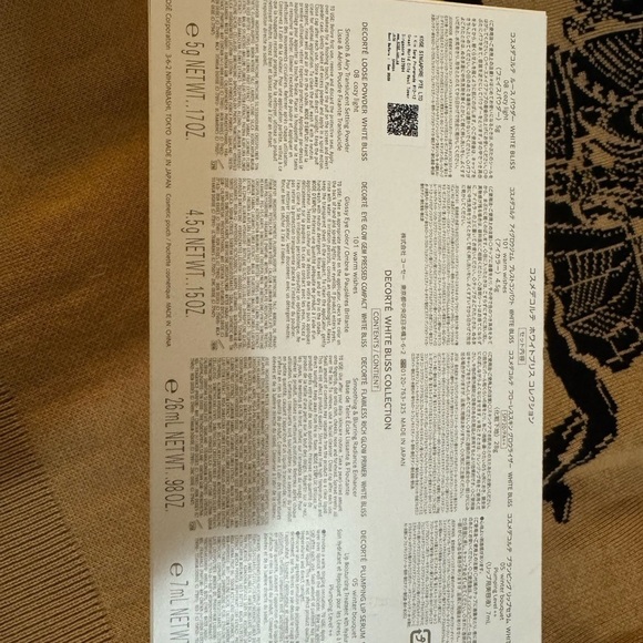 NEW-DECORTÉ "White Bliss Collection" Makeup Kit with Pouch Xmas 2024 col… - Picture 4 of 4